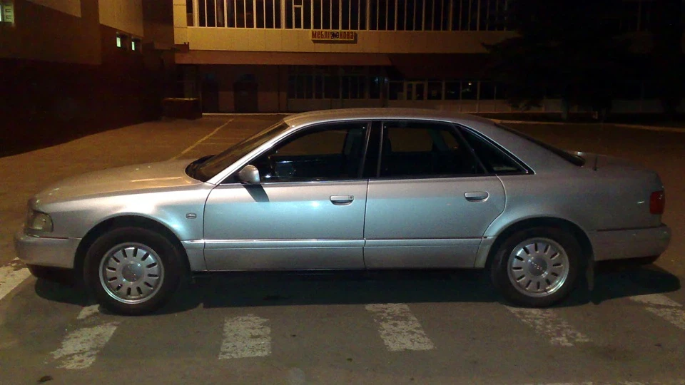 Audi A8 2,5 ТУРБО 4