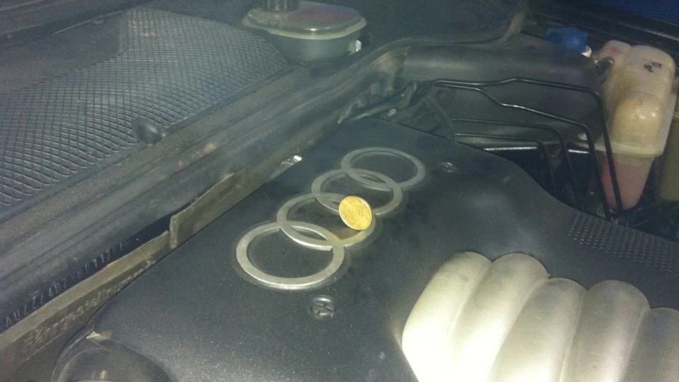 Audi A8 2.8 5V quattro M5