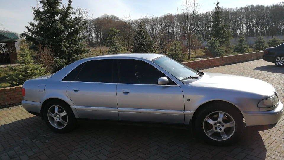 Audi A8 3.7 атмо 2