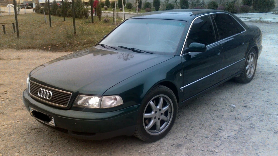 Audi A8 3.7 quattro 3
