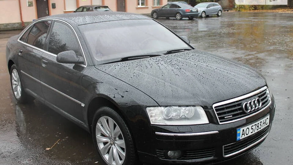 Audi A8 4.2 BFM Quattro 5