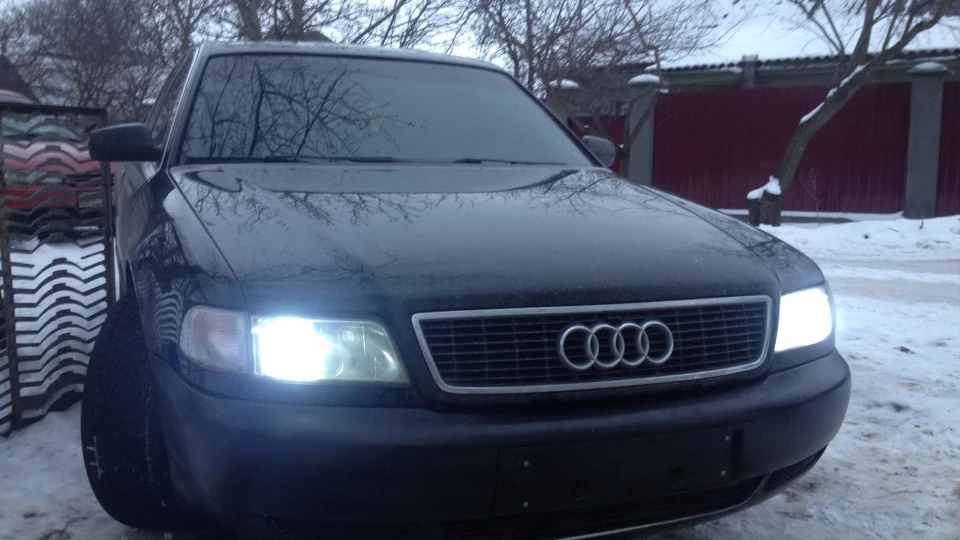 Audi A8 4,2 це танк