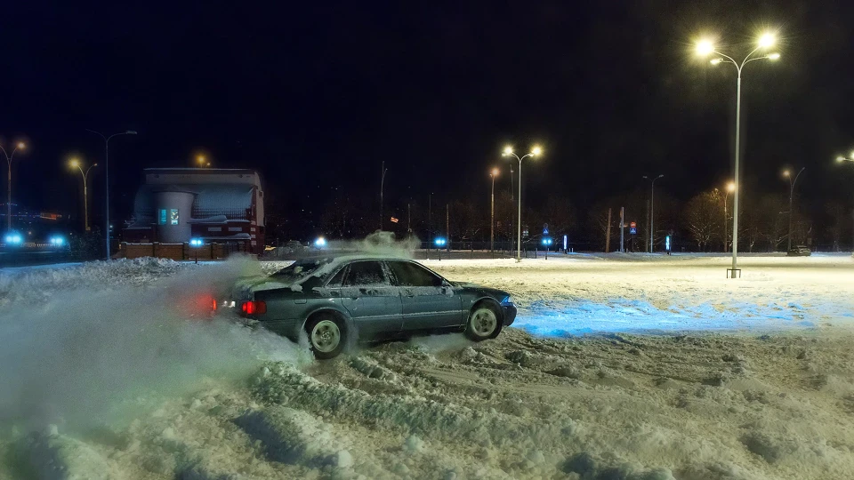 Audi A8 4.2 кватро)) 2