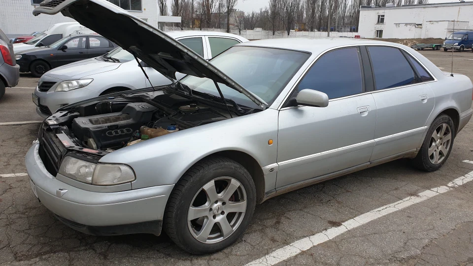 Audi A8 4,2 літра задоволення