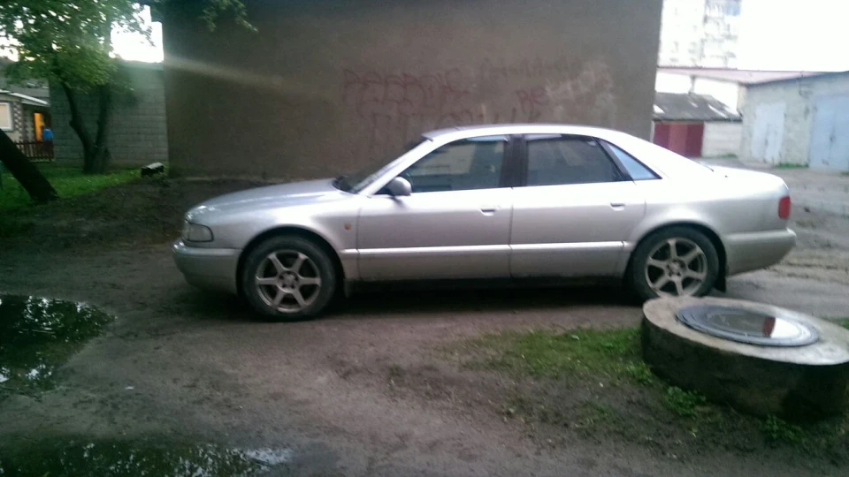 Audi A8 4.2 Quattro МКПП 2