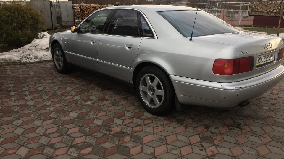 Audi A8 4.2 Quattro МКПП 4