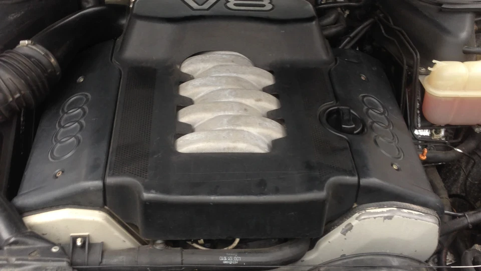 Audi A8 4.2 Quattro 4