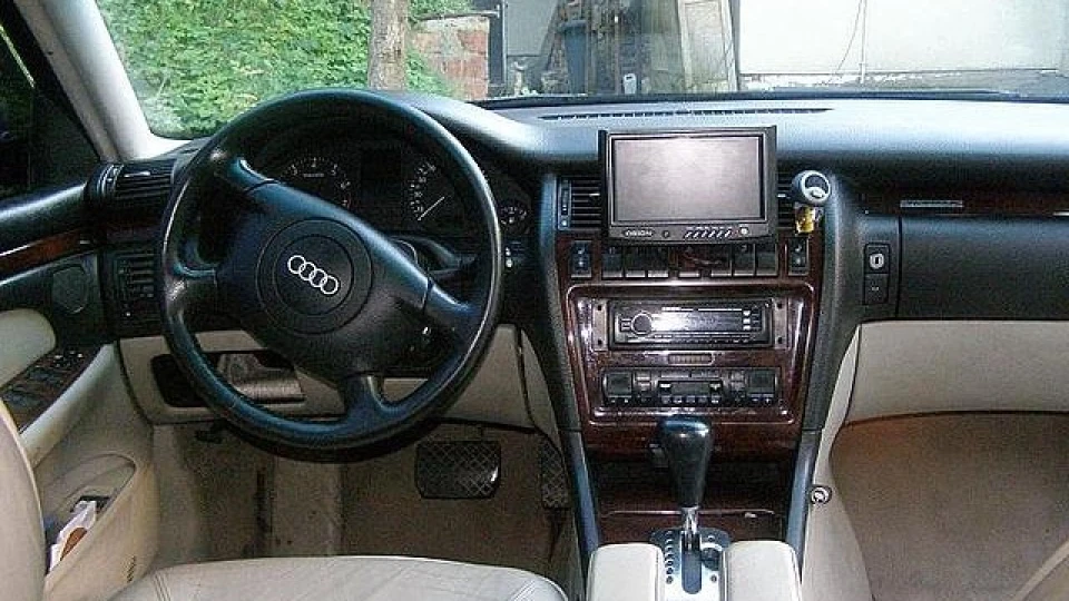 Audi A8 4.2 quattro 4