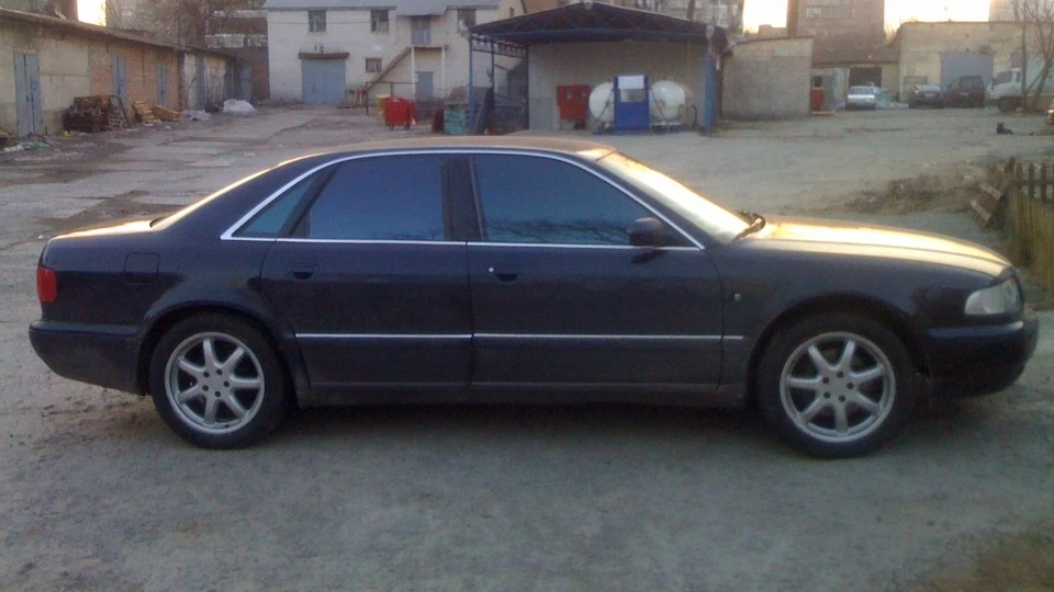 Audi A8 4.2 quattro 5
