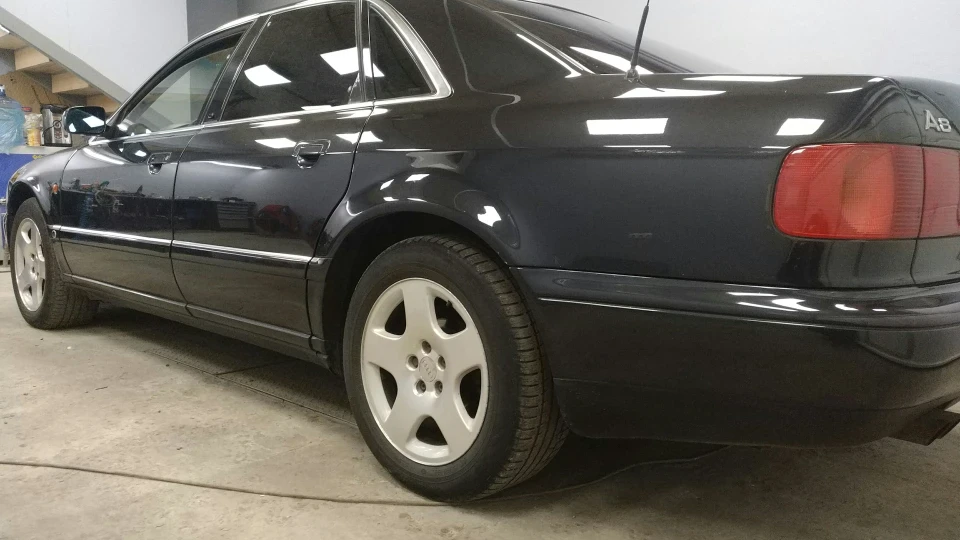 Audi A8 4.2 Quattro 2