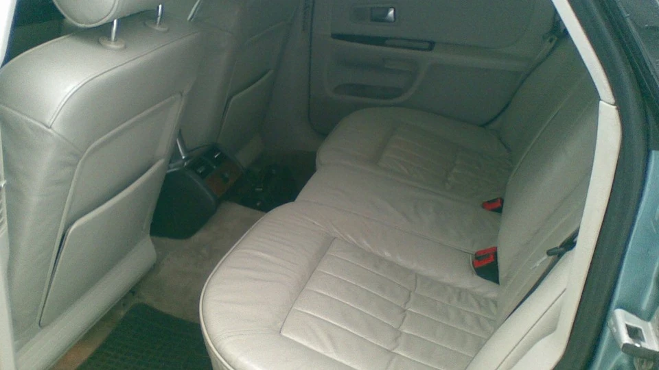 Audi A8 4.2 Quattro 3