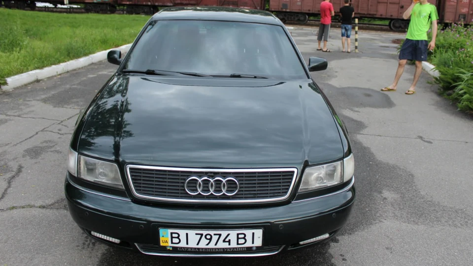 Audi A8 4.2 quattro 4