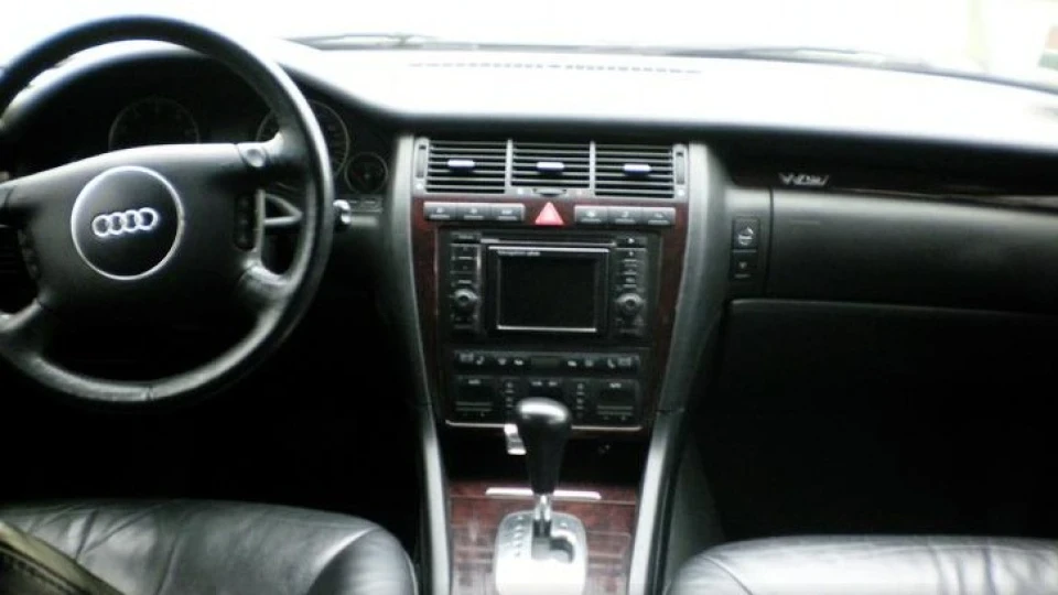 Audi A8 6.0 W12 Long 2