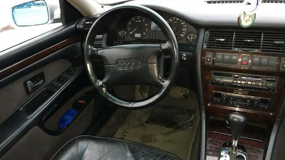 Audi A8 Авоська сіра каструля) 4
