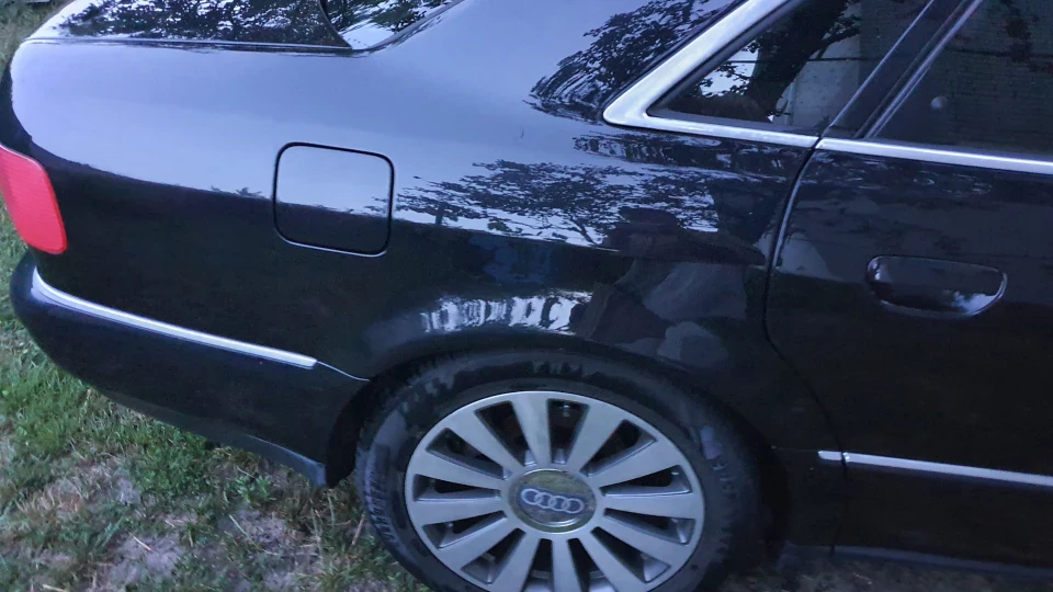 Audi A8 АвоськА 2