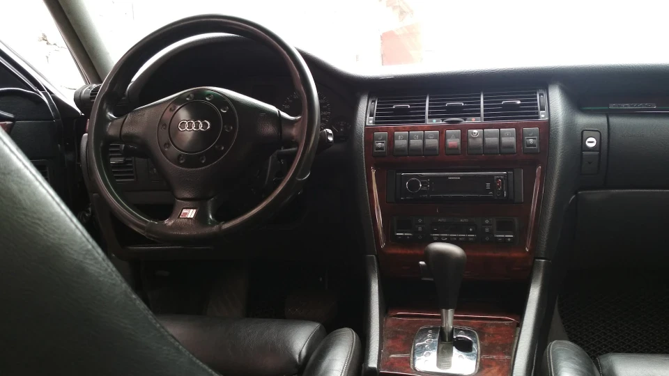 Audi A8 Баржа 2