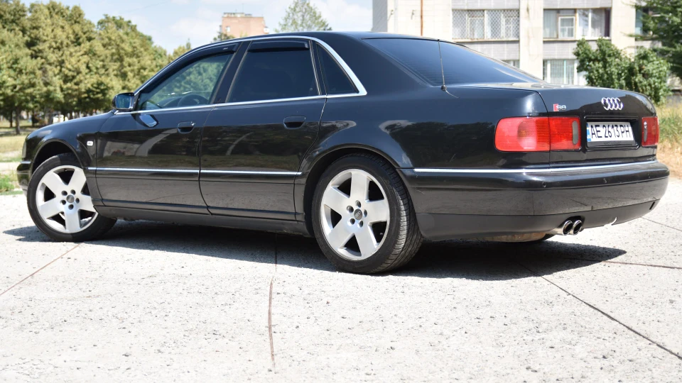 Audi A8 Бельгійка 4