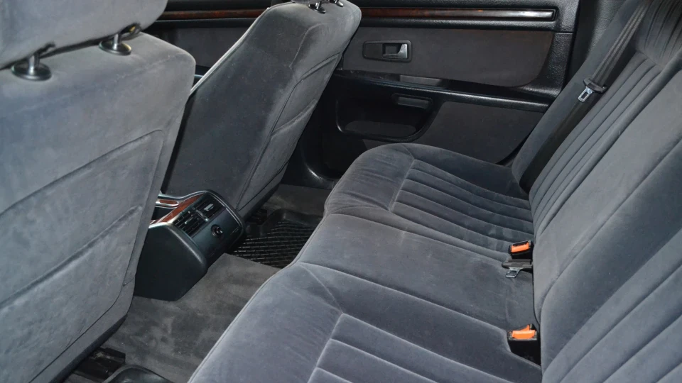 Audi A8 графітовий металік 2