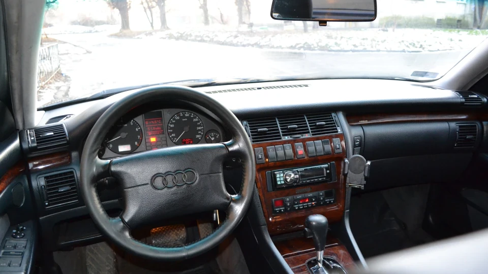 Audi A8 графітовий металік 3