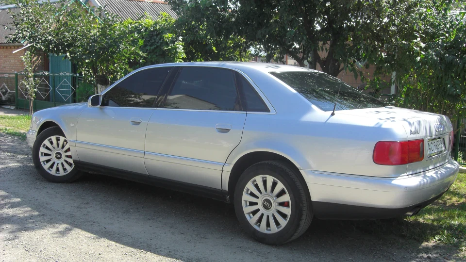 Audi A8 L 4.2 5