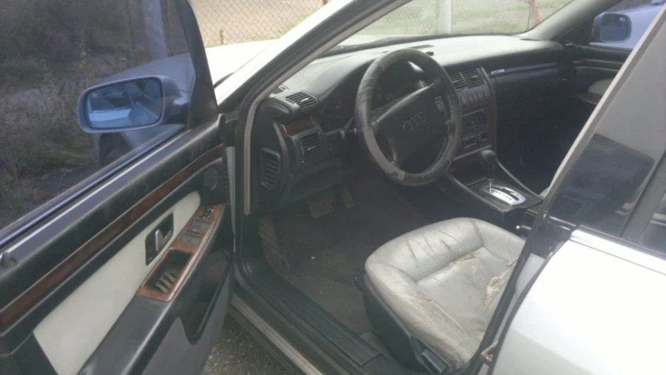Audi A8 ЛАСТІВКА 3