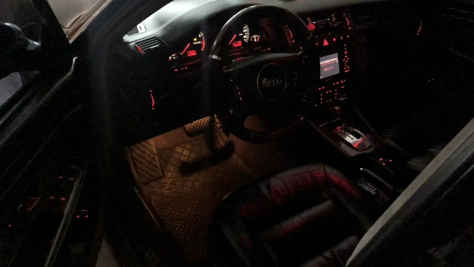 Audi A8 Long 3