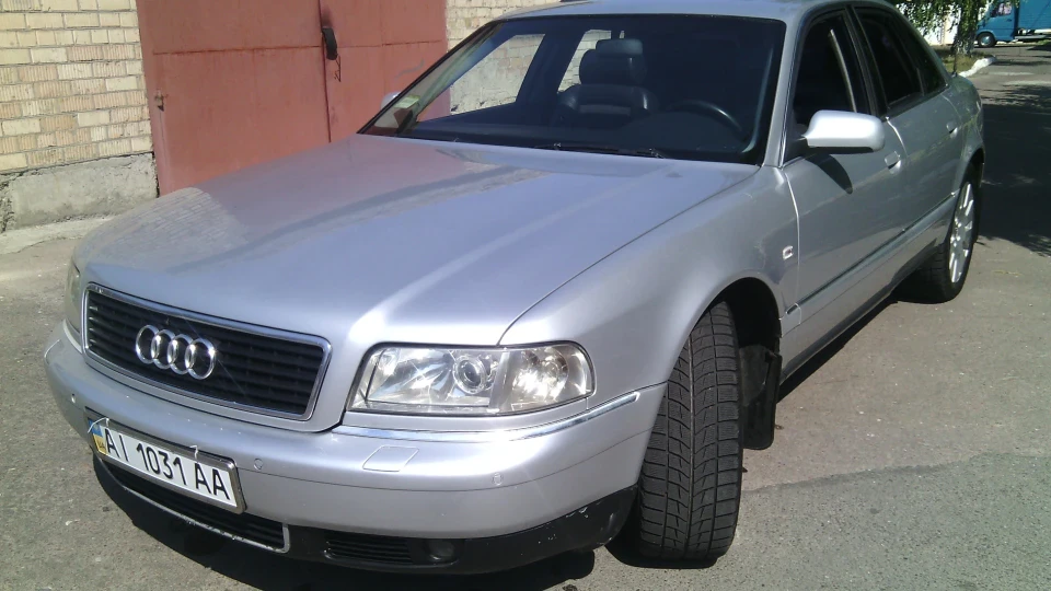 Audi A8 quattro 3