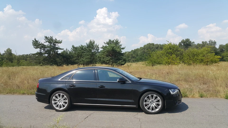 Audi A8 Шпрот 2