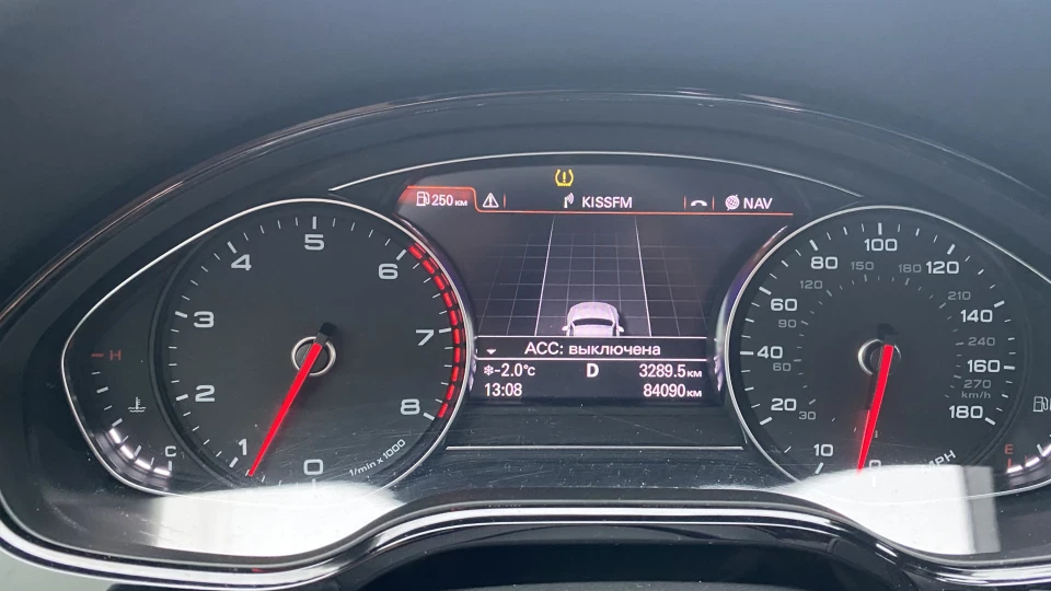 Audi A8 Жвавий лонговий малюк) 2