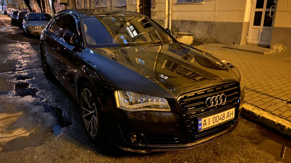 Audi A8 Жвавий лонговий малюк) 3