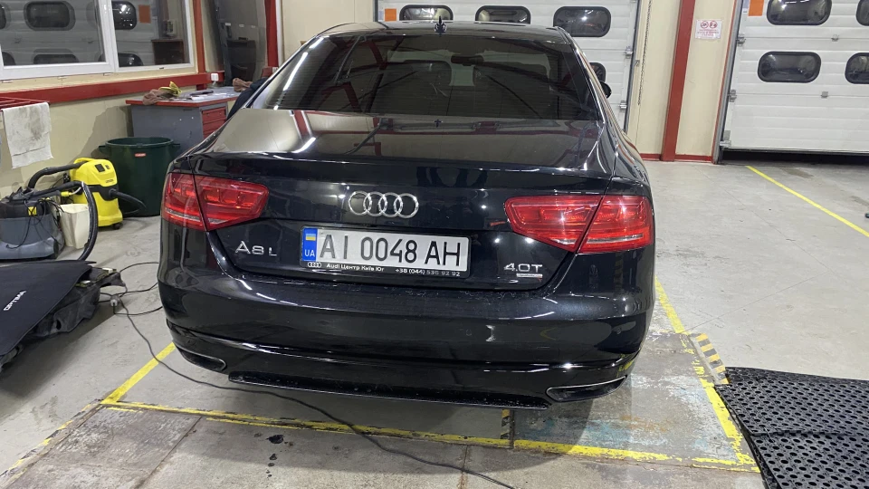 Audi A8 Жвавий лонговий малюк) 4
