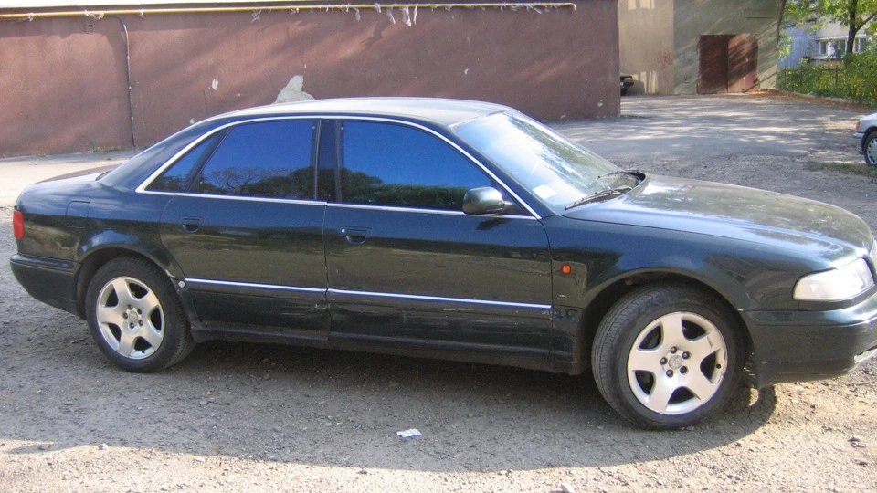 Audi A8 зручний аксесуар 2
