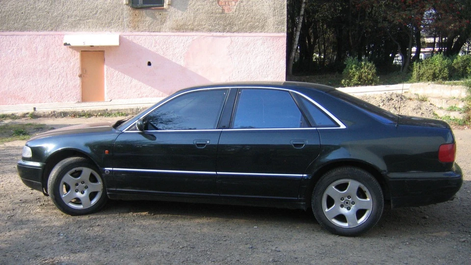 Audi A8 зручний аксесуар 3