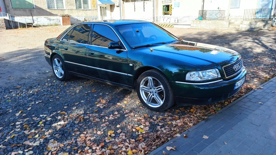 Audi A8 Зелена d2 3