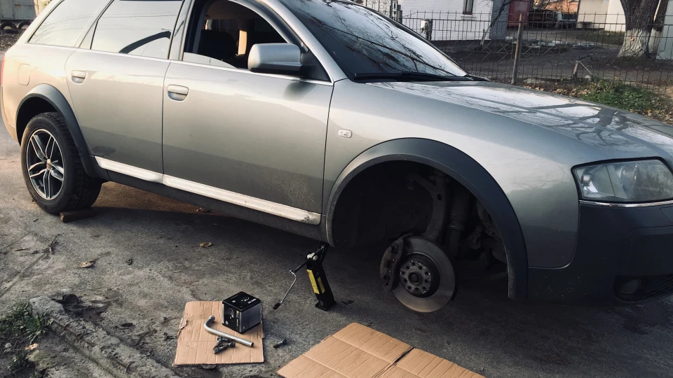 Audi Allroad Silver•QUATTRO•TAN4IK 3