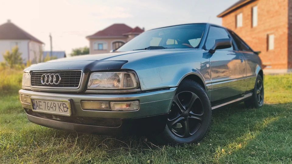 Audi Coupe 2