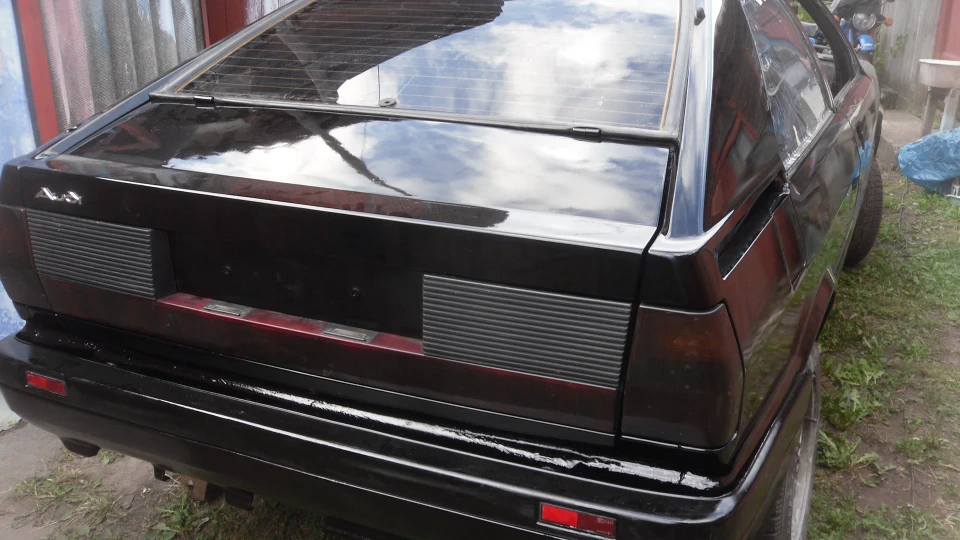 Audi Coupe брюнеточка 4