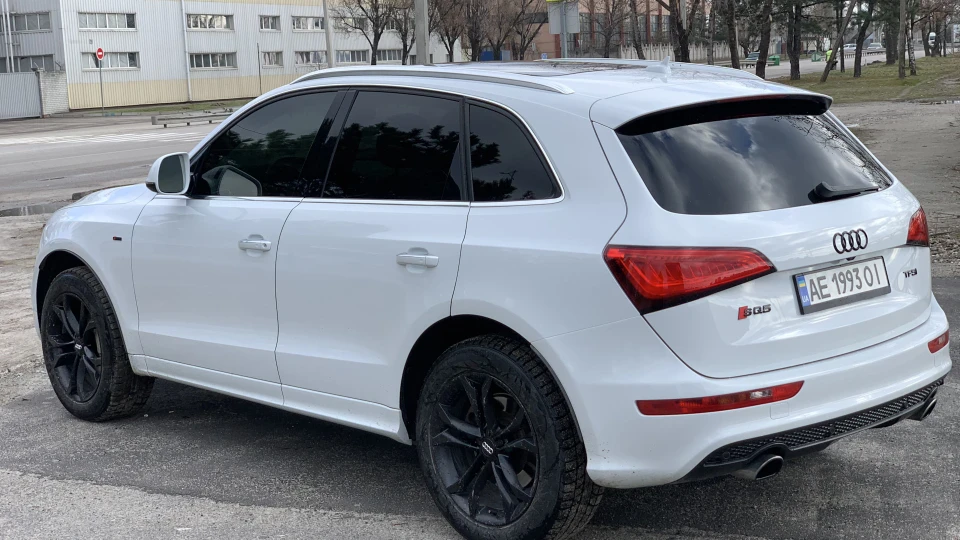 Audi Q5 3.0T WHITE BEAR