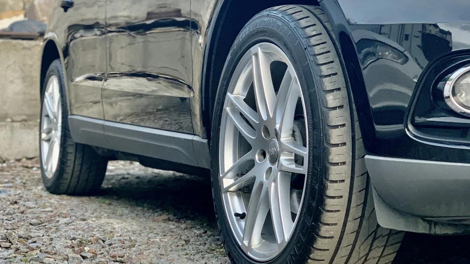 Audi Q5 BLACK CROW