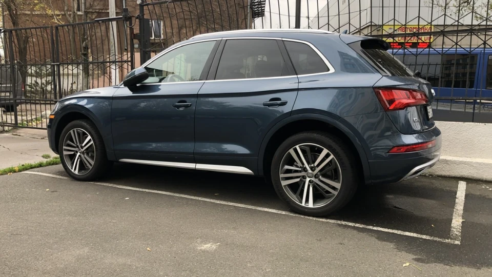 Audi Q5 Premium Plus 🇺🇸 2