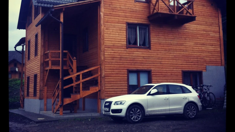 Audi Q5 з табуном з 211 конячок