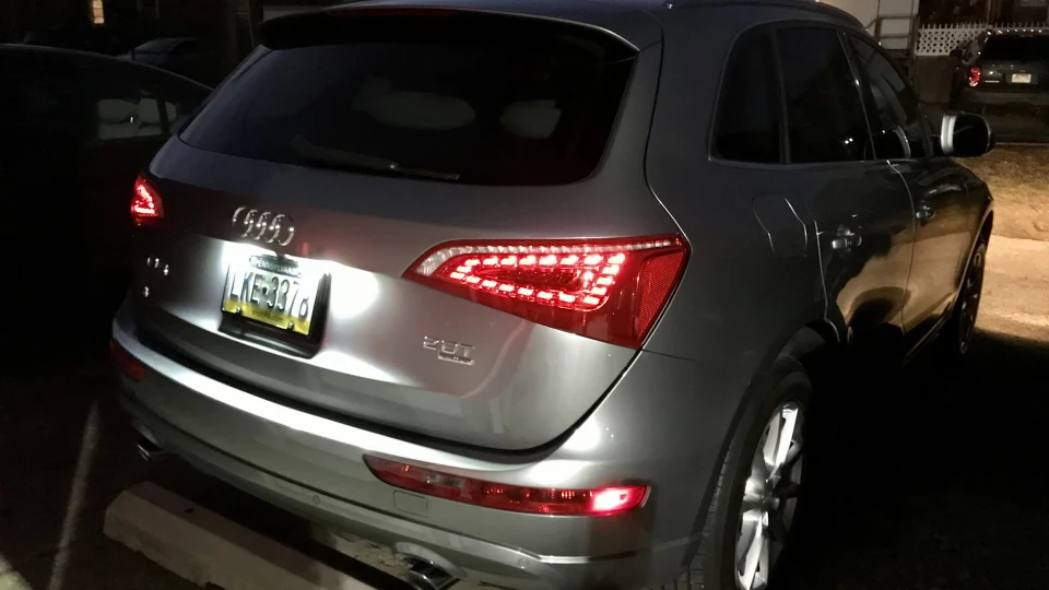 Audi Q5 сірий металік