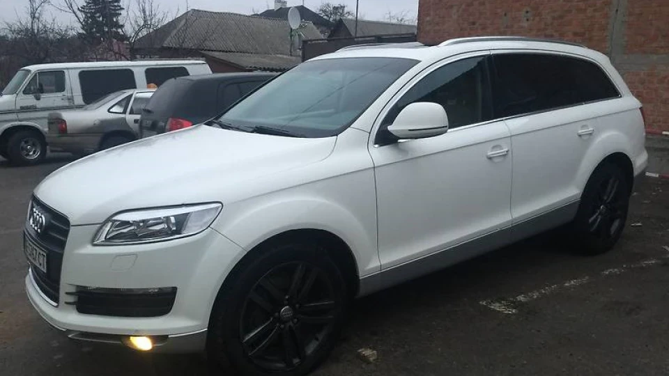 Audi Q7 4
