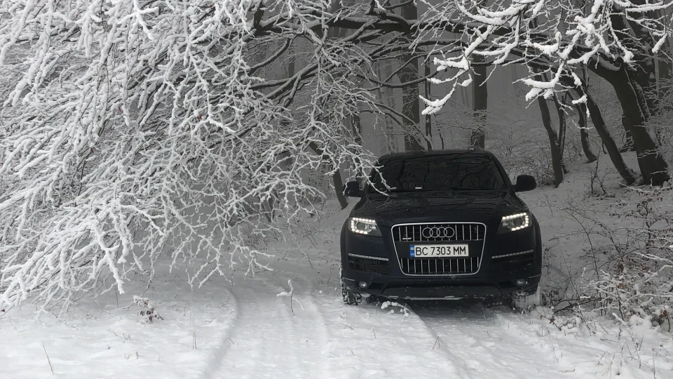 Audi Q7 4
