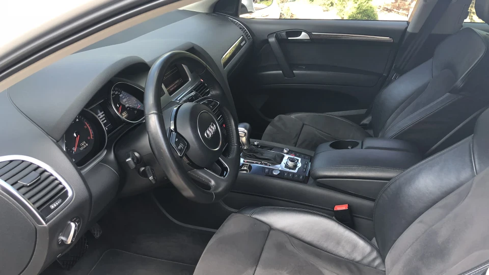 Audi Q7 4