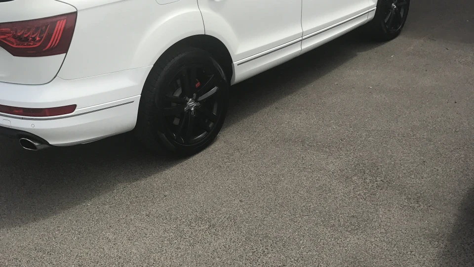 Audi Q7 4