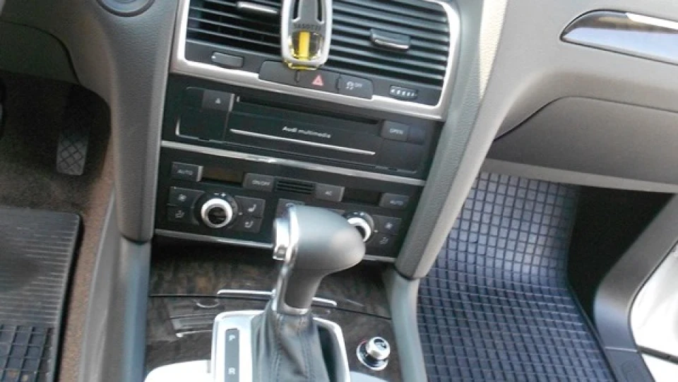 Audi Q7 4