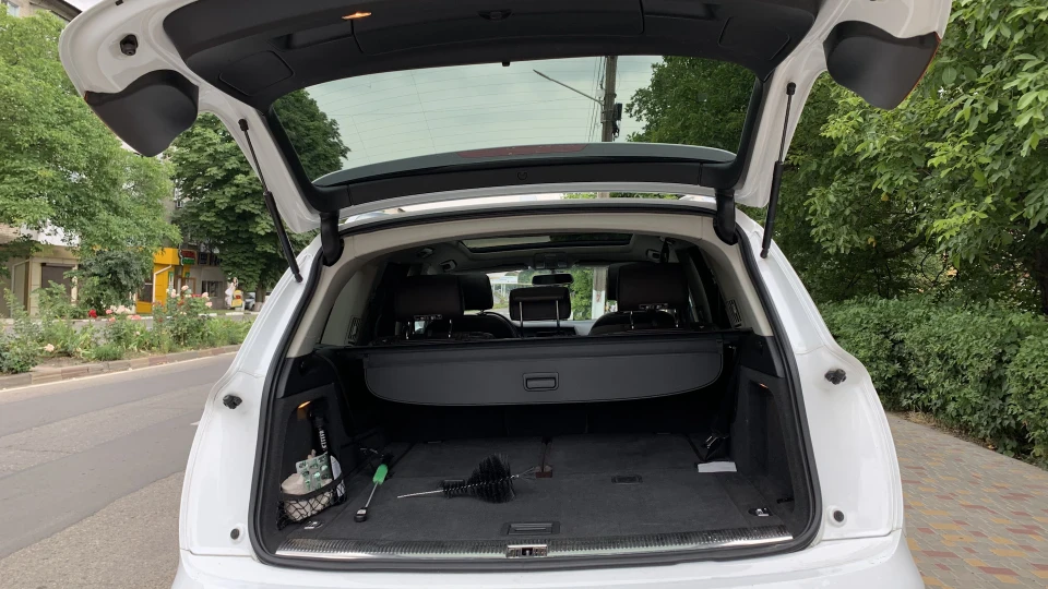Audi Q7 4