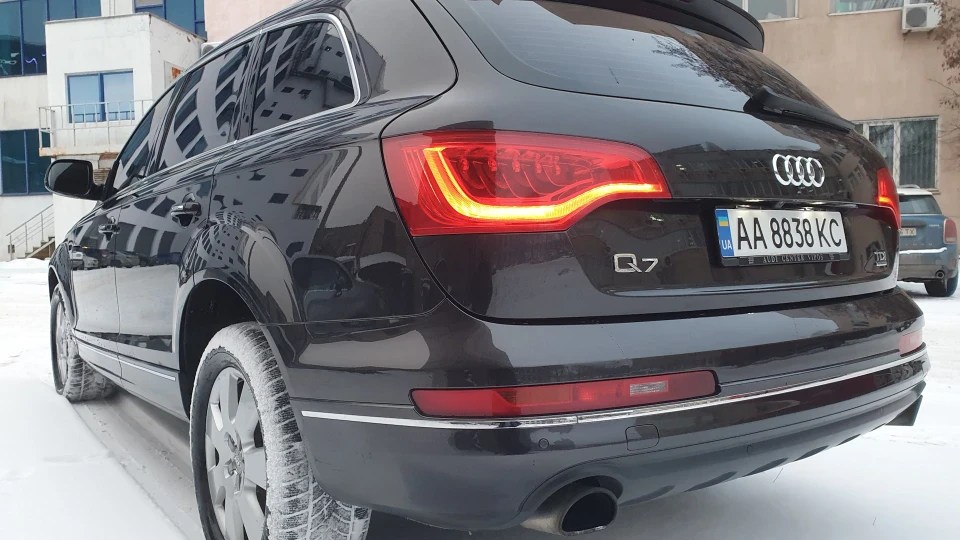 Audi Q7 3.0 tdi 4