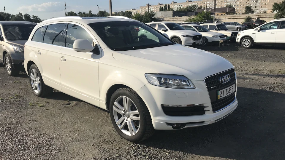 Audi Q7 4,2 + ГБО (білий звір)